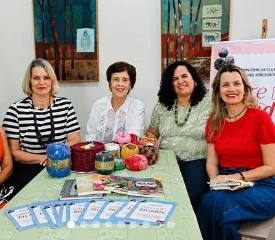 Equipe da ADECULT, em fotografia da apresentação do festival